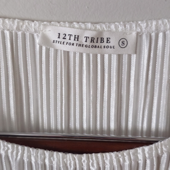 12th tribe portofino plisse crop top - Picture 4 of 5